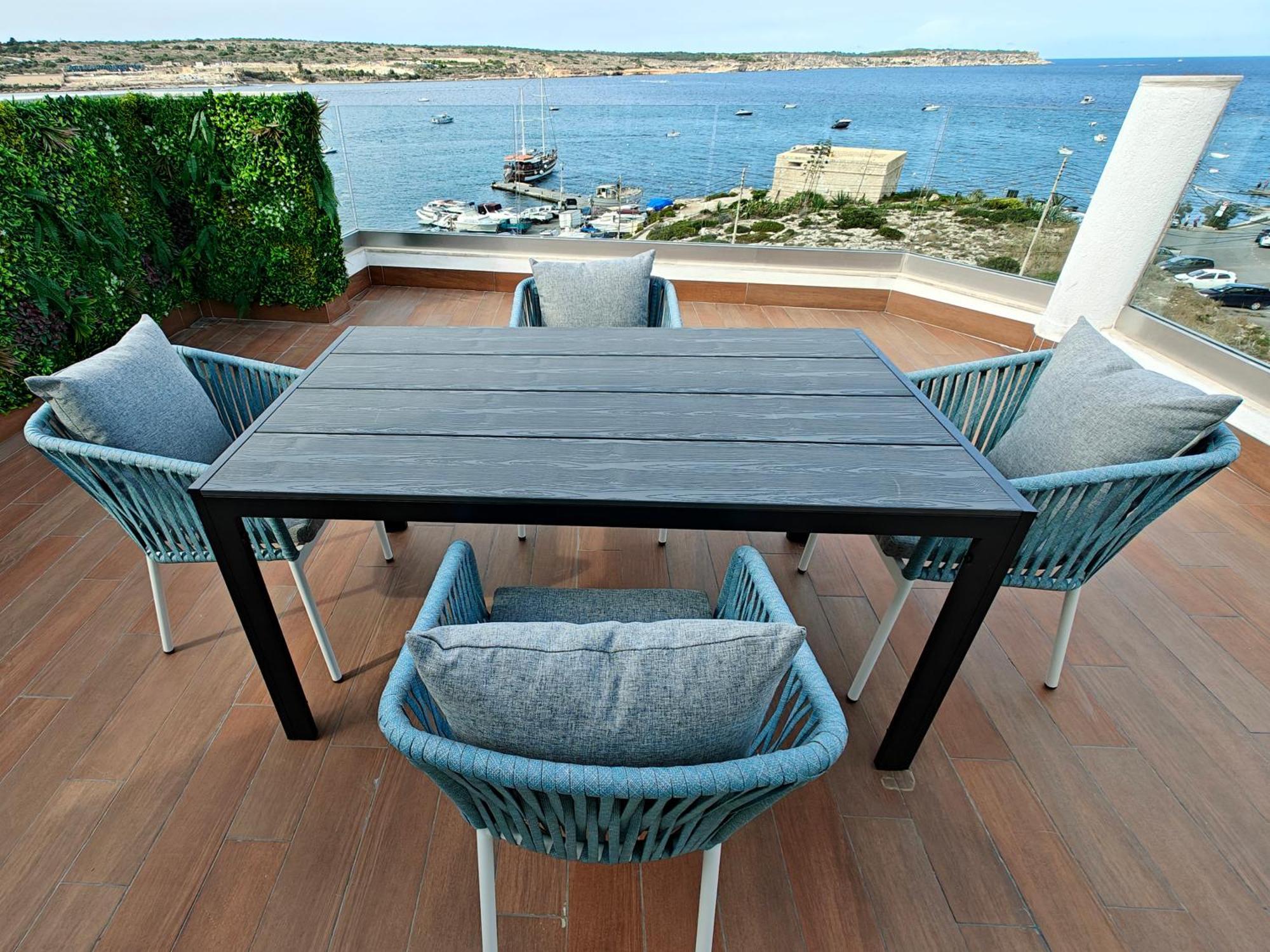 Apartment Seascape 24 *